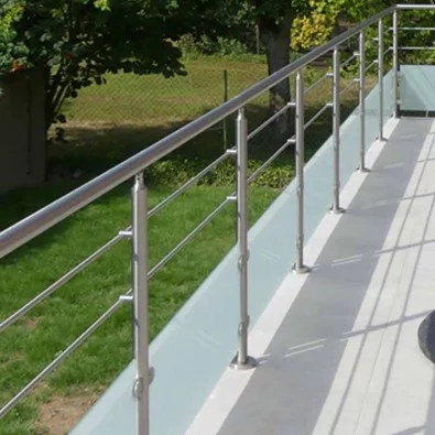 Garde-corps Terrasse à verre et barres inox à l'anglaise